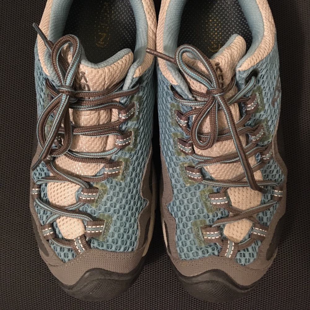 Keen sneaker/hiker women's US 8.5